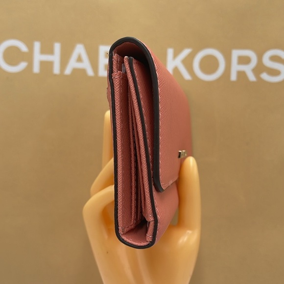 MICHAEL KORS JET SET TRAVEL LARGE TRIFOLD WALLET SHERBERT COLOR
NWT - Picture 3 of 16